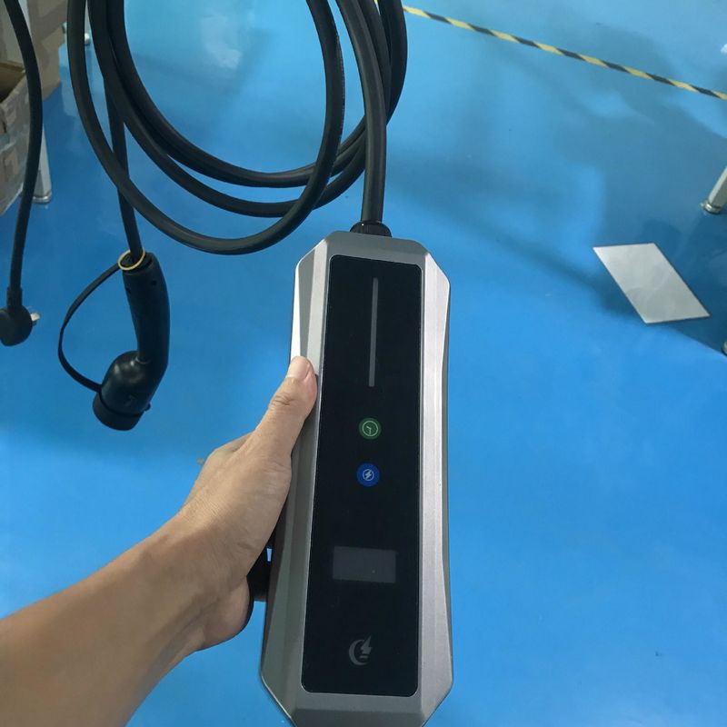 Τύπος 2 Προσαρμοσμένα χρώματα 22kw Φορητό φορτιστή ηλεκτρικού ρεύματος με οθόνη OLED